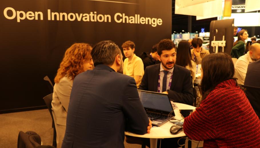 L'equip d'innovació durant la seva participació al MWC del 2024