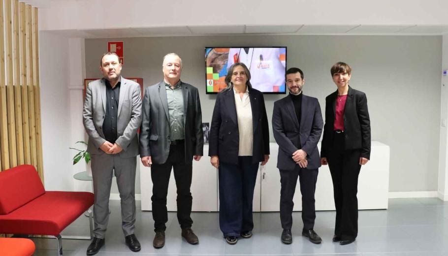 El ministre Bustinduy visita Suara