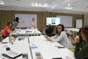 taller de cocreació pel projecte pilot "adolescents, salut mental i sala immersiva"