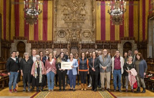 Foto de família amb premiats i finalistes als premis Ignasi Fina 2021