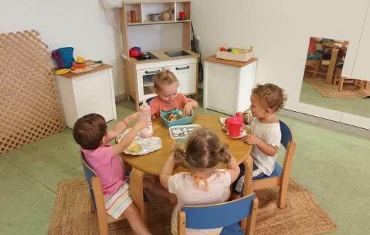 infants en la seva rutina d'àpats escola bressol Suara