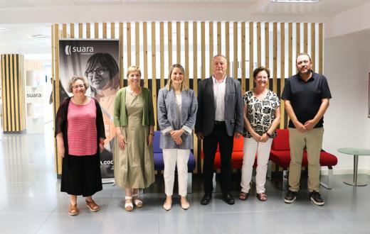 Foto institucional visita consellera drets socials