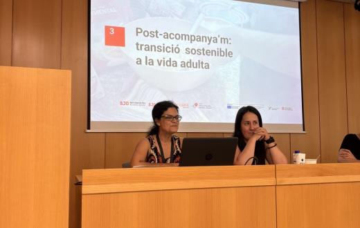 dues persones presentat pis post acompanya'm