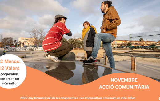 Imatge de la campanya del valor cooperatiu de novembre enfocat en l'acció comunitària on es veuen educadors de carrer amb un jove