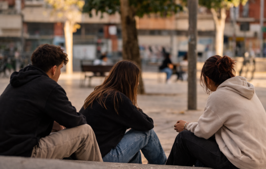 Joves extutelats de Girona participants del programa SAEJ de Suara Cooperativa treballant en el seu itinerari d'autonomia personal i emancipació.