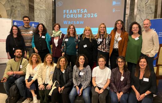 Una foto de grup de les persones que han participat en la trobada de la FEANTSA