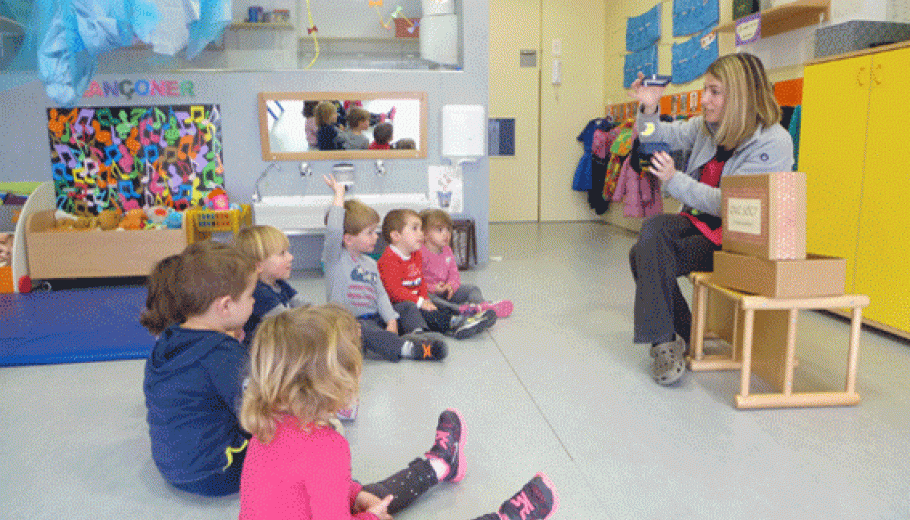 Alumnes de l’escola bressol Els Picarols a l'aula