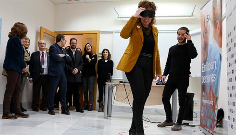 Una dona durant una activitat de la Firactiva’t