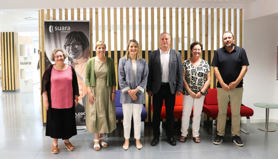 Foto institucional visita consellera drets socials