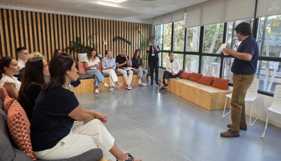 Grup de persones a la sessió de Benestarum