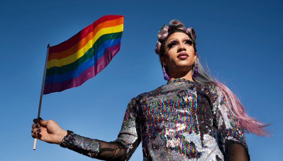 Una dona trans en defensa dels drets LGTBIQ+