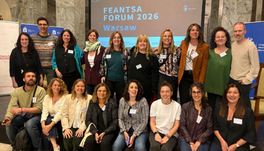 Una foto de grup de les persones que han participat en la trobada de la FEANTSA