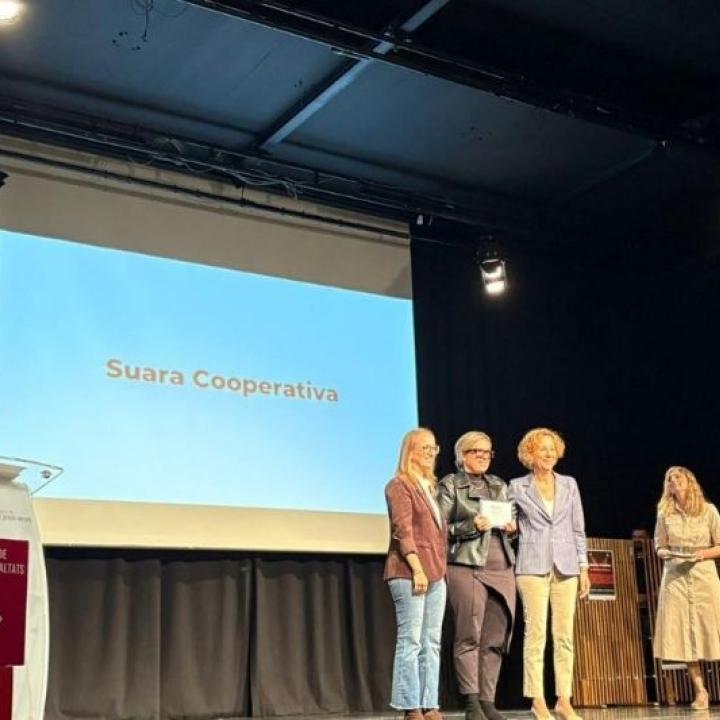 Suara professional receives on stage the recognition from PromoDespí