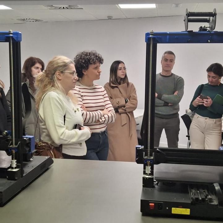 i2CAT visit to Suara’s offices with the 3D printers.