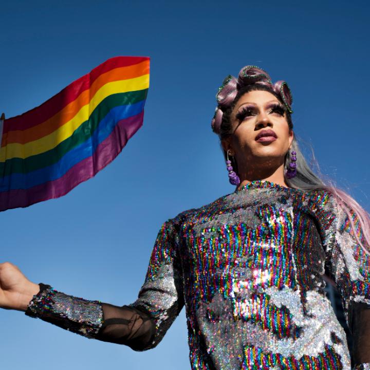 Una dona trans en defensa dels drets LGTBIQ+