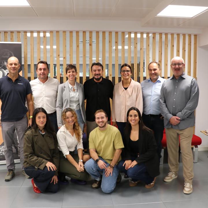 foto amb les 8 startups