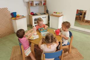 infants en la seva rutina d'àpats