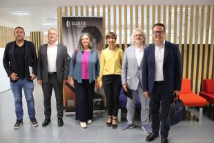 La secretària d’Afers Socials i Famílies, Carolina Homar, visita Suara per conèixer projectes innovadors en la transformació de les cures