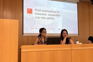 dues persones presentat pis post acompanya'm