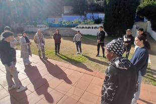 Joves del Sostre 360º Maresme fent una activitat conjunta pel seu benestar emcional