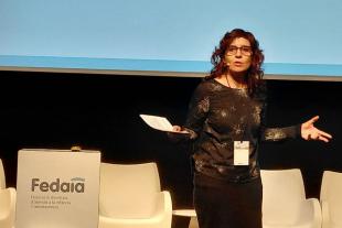 Laia Planagumà, ponent de Suara Cooperativa presentant dues iniciatives destacades durant el fòrum.