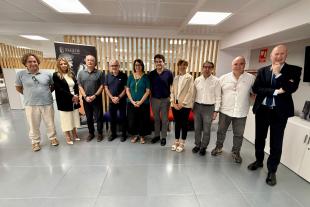 Paco Ramos i una una delegació del Departament d’Empresa i Treball visiten Suara Cooperativa